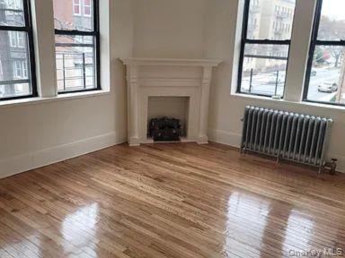 Building Photo - 497 Van Cortlandt Park Ave Unit 2r Rental