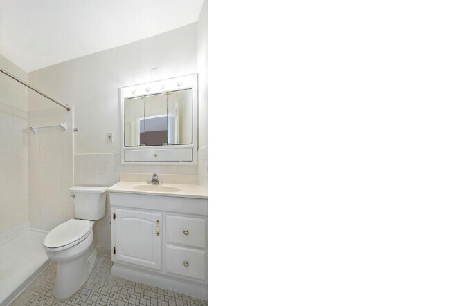 Photo - 10619 Montrose Ave Unit 202