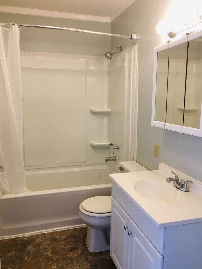 3 bedroom/1.5 bath home in Devola Rental House Rental in Marietta, OH