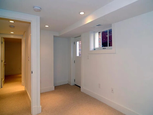 Photo - 749 Park Rd NW Unit 4