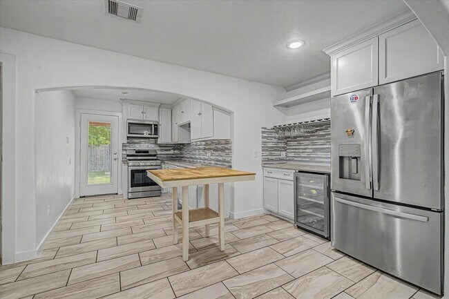 Photo - 8159 Glenhollow Dr