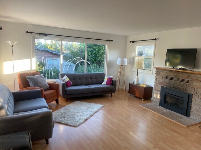 Photo - 5720 Soquel Dr
