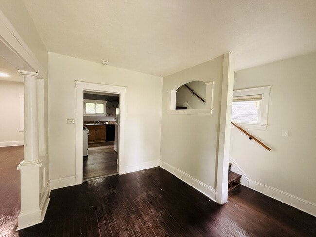4123 Stickney Ave