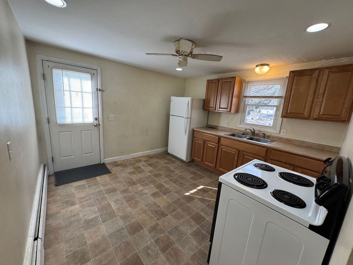 Photo - 10 Hardy Ave