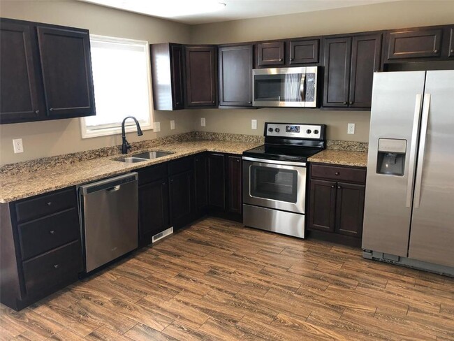 Photo - 480 Honeysuckle Creek Dr