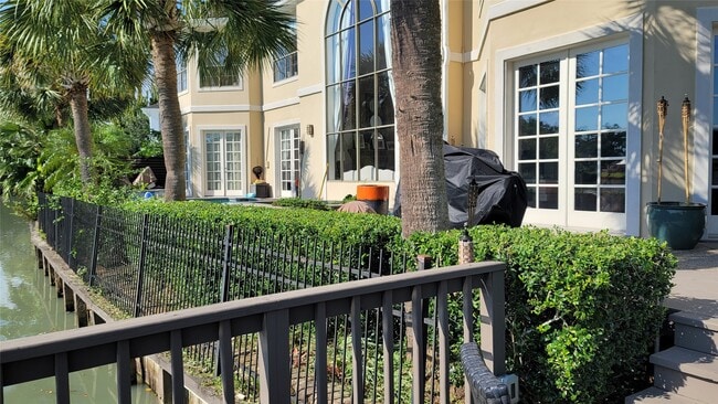 Photo - 27 Swan Isle Blvd