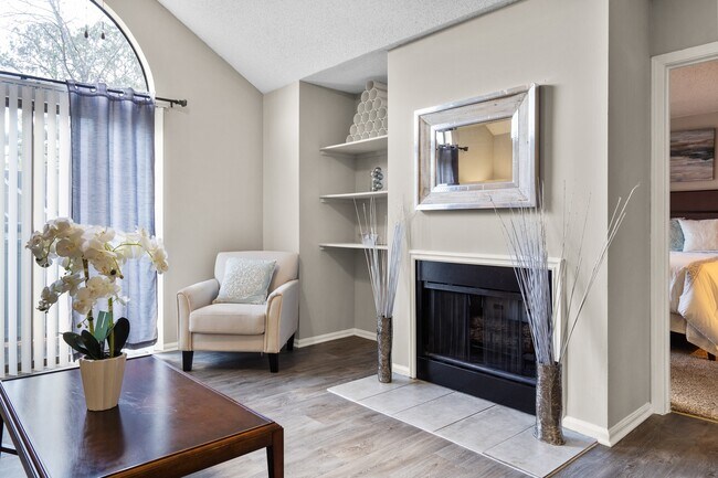 Photo - East Ponce Village