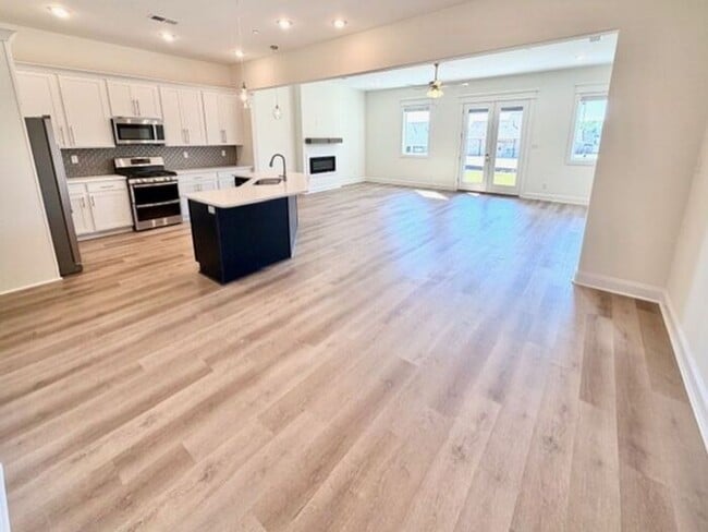 Photo - Now Leasing! 3-Bedroom 2.5 Bath Townhome in Olive Branch- Minutes from Methodist Hospital