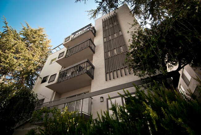 Photo - 2525 Benvenue Ave