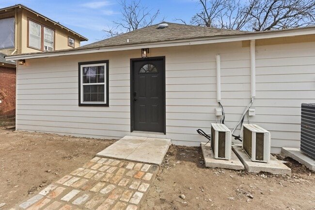 Building Photo - 69 N Tucker St Unit 69 R