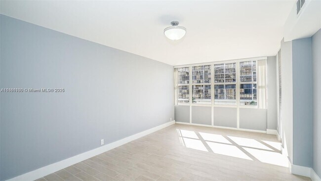 Photo - 1901 Brickell Ave Unidad B508