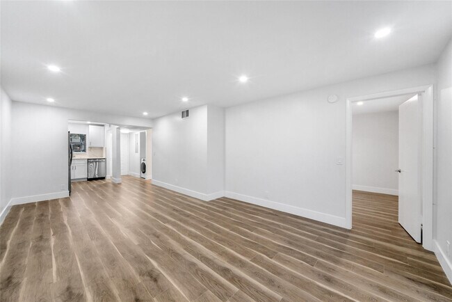 Photo - 21905 Lake Forest Cir Unidad 101