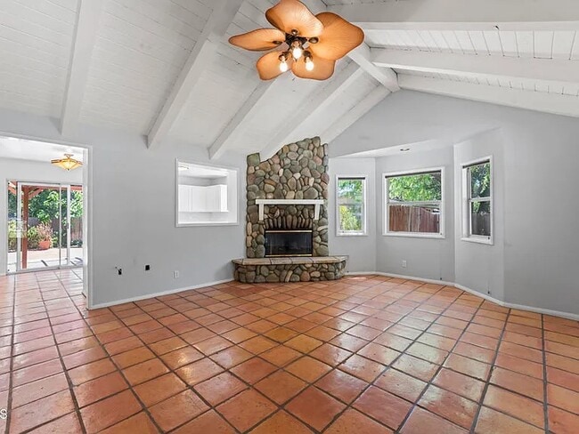 Photo - 605 Grand Ave