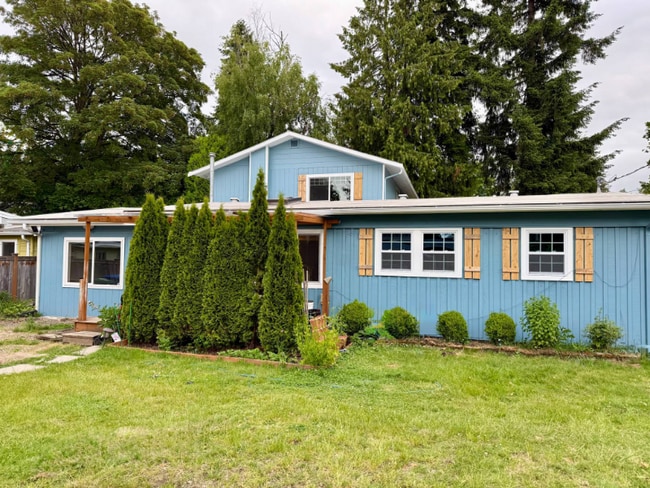 Building Photo - 900 Ferndale Cir NE Rental