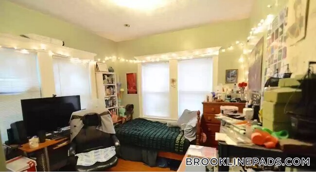 Photo - 227 Winchester St Unit 2