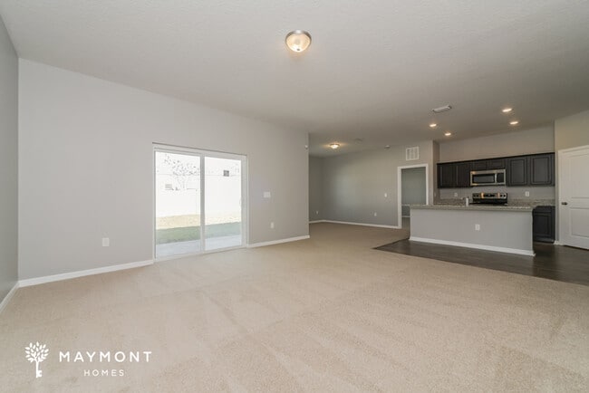 Photo - 282 Hidden Lk Lp