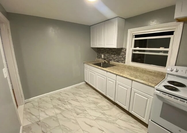 Photo - 293 W Runyon St Unit 3