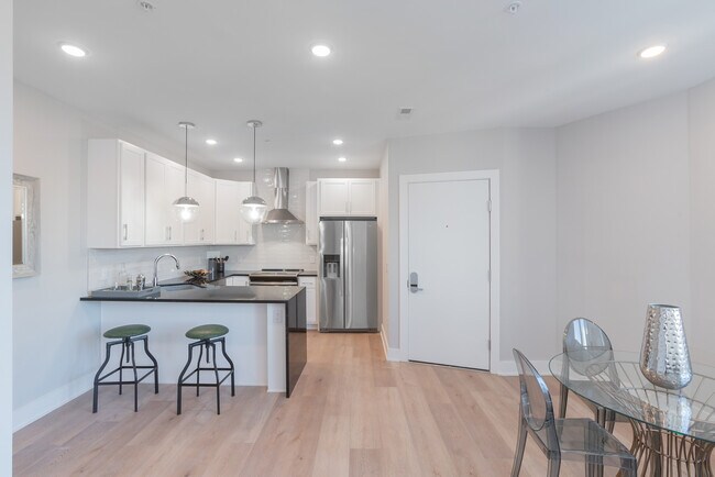 The Avenue (1513 Ridge Ave)