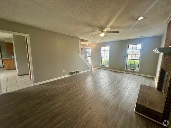 Building Photo - 2142 Longlane Dr Rental