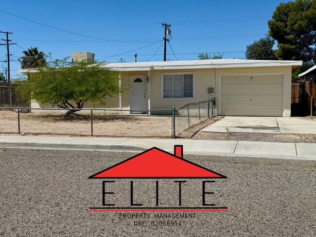 Building Photo - AVAILABLE NOW!!