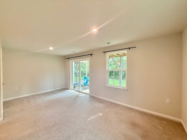 Photo - 1130 Romeria Dr