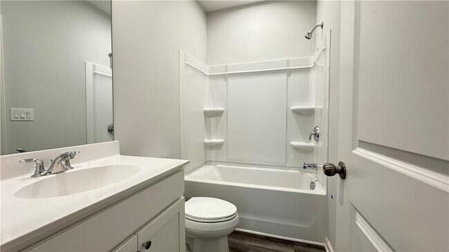 Photo - 1479 Creekside Cir NW