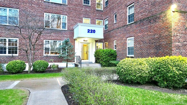 Photo - 220 Pelham Rd Unit 3L