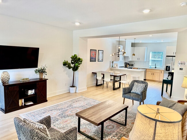118 Fitzgerald Dr Unit SI FL3-ID1039084P
