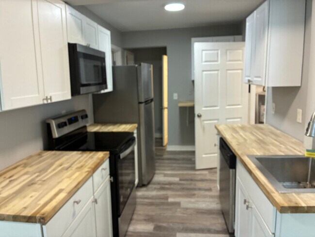 Room in Duplex on W Strickland St