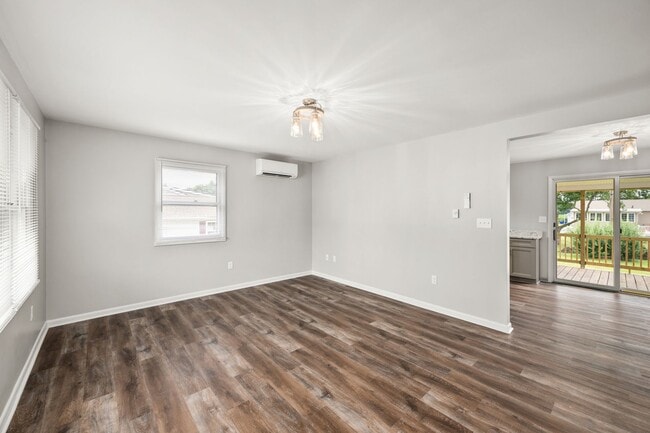Photo - For rent in Eastman Heights, Milford: Room...