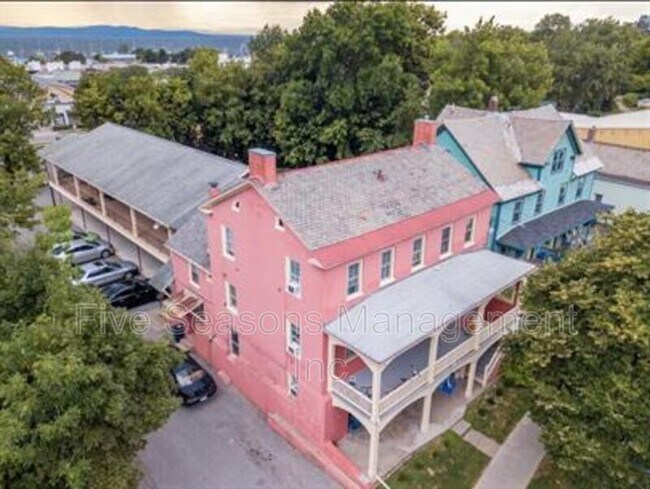 Photo - 346 Shelburne Rd Condo