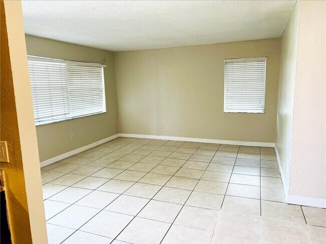 Photo - 400 NW 65th Ave Unidad 209