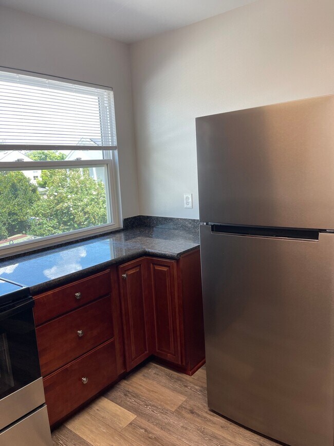 2525 Annunciation St Unit 20
