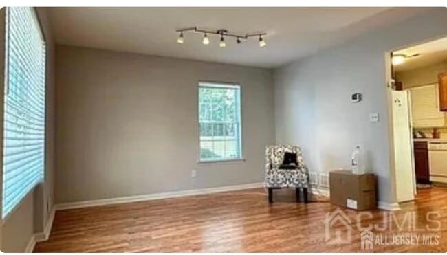 Photo - 36B-3636 Henry St Unit 36B