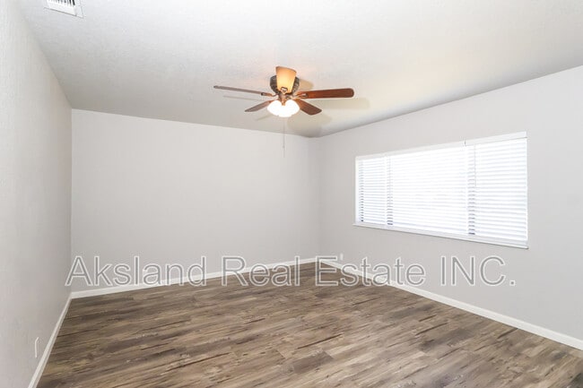 1497 Claremont Dr