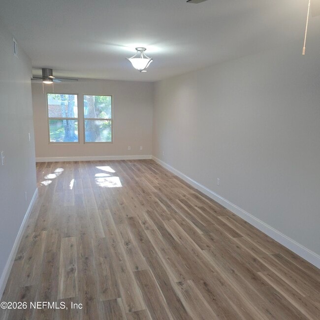 8205 Kensington Square