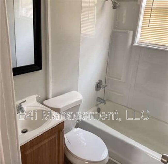 Photo - 159 Munson Dr