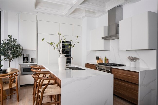 Photo - 132 Boylston St Unit 4