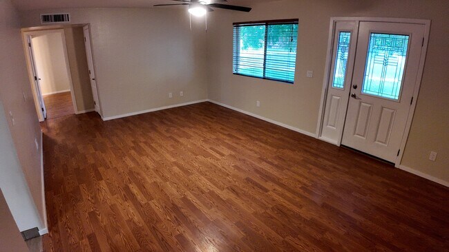 Photo - 3430 E Indianola Ave