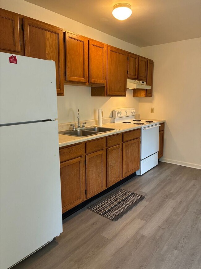 Photo - Bright & Spacious 2BR Top-Floor Apartment ...