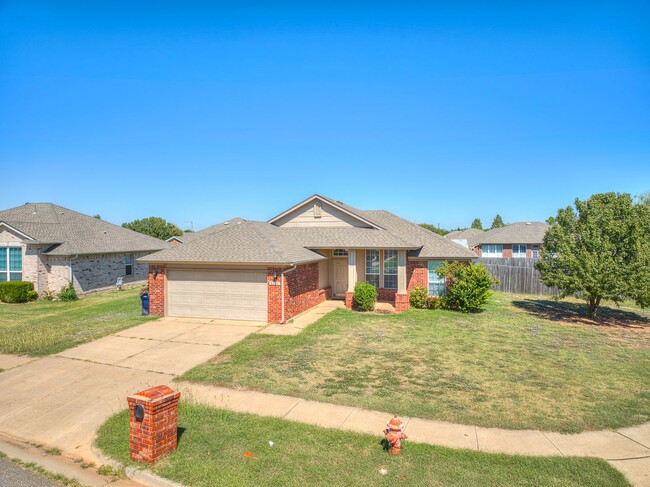 Updated home in Edmond + 3 bed + 2 bath + ... - Updated home in Edmond + 3 bed + 2 bath + ...