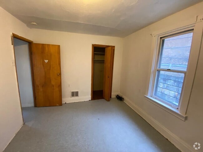 Building Photo - 215 Grant St Rental