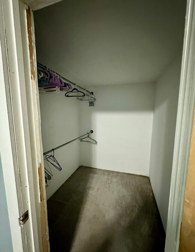 Photo - 221 W Memorial Dr