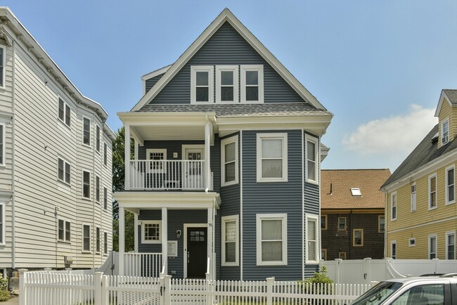 Photo - 70 Topliff St Unidad 3 Rental