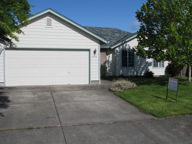 Three Bedroom Home in Keizer on Cul-de-sac - Three Bedroom Home in Keizer on Cul-de-sac