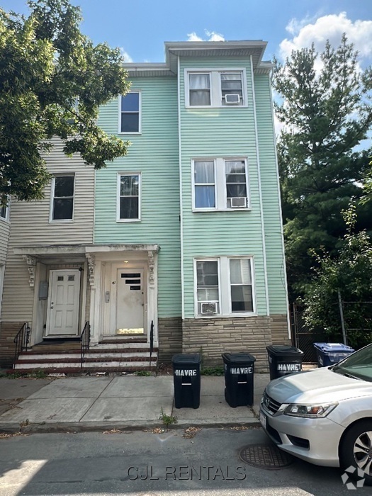 Building Photo - 187 Havre St Unit 3 Rental