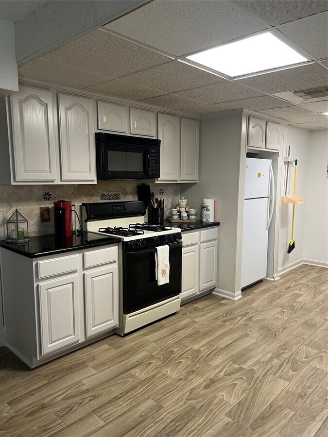 Photo - 8141 Glenbrook Dr