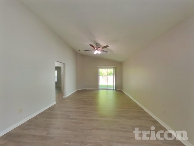 Photo - 1313 Independence Dr