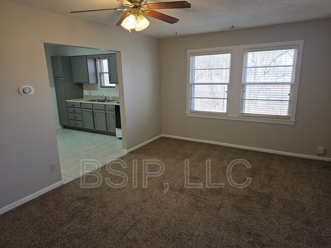 Photo - 1141 NE Chester Ave