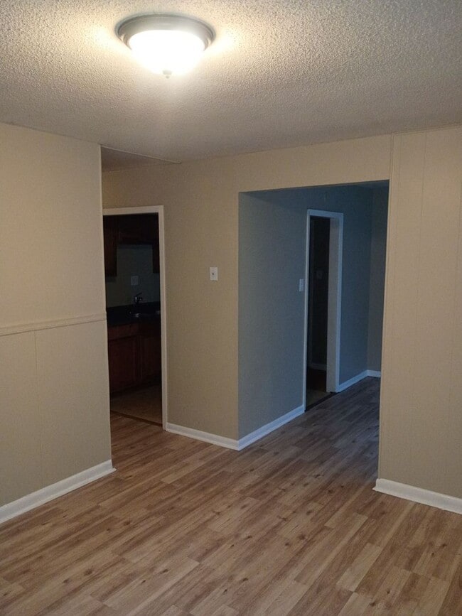 Photo - 4 Success Realty is now offering this 3 be...